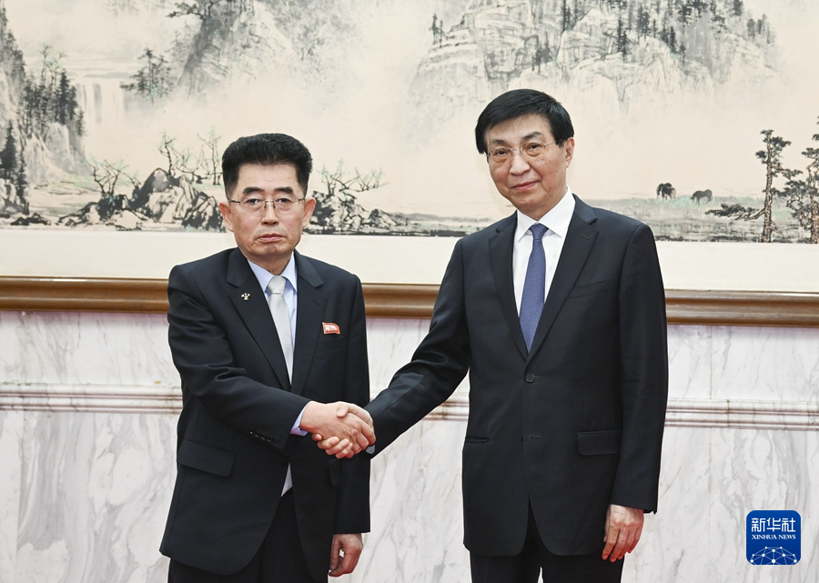 王沪宁会见朝鲜劳动党代表团.jpeg